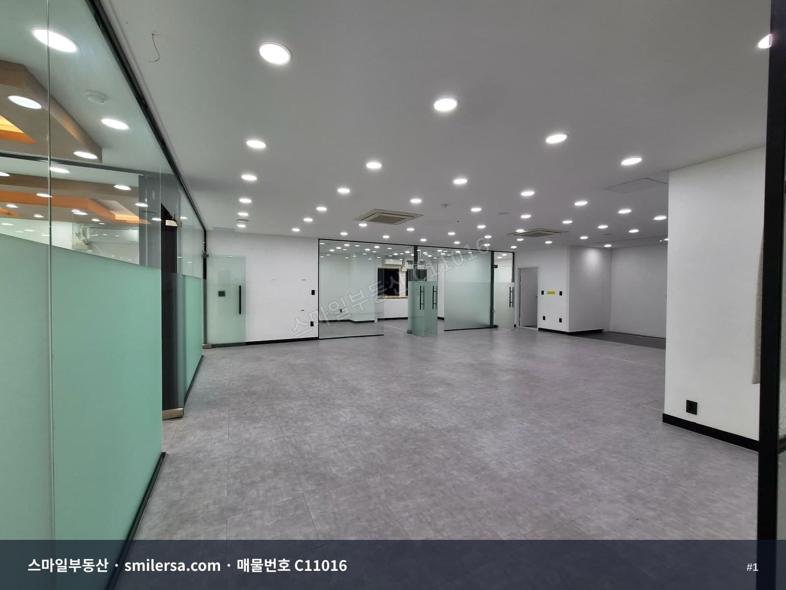 전포역 역세권 카페거리 인근 대형 상가 사무실 - 1
