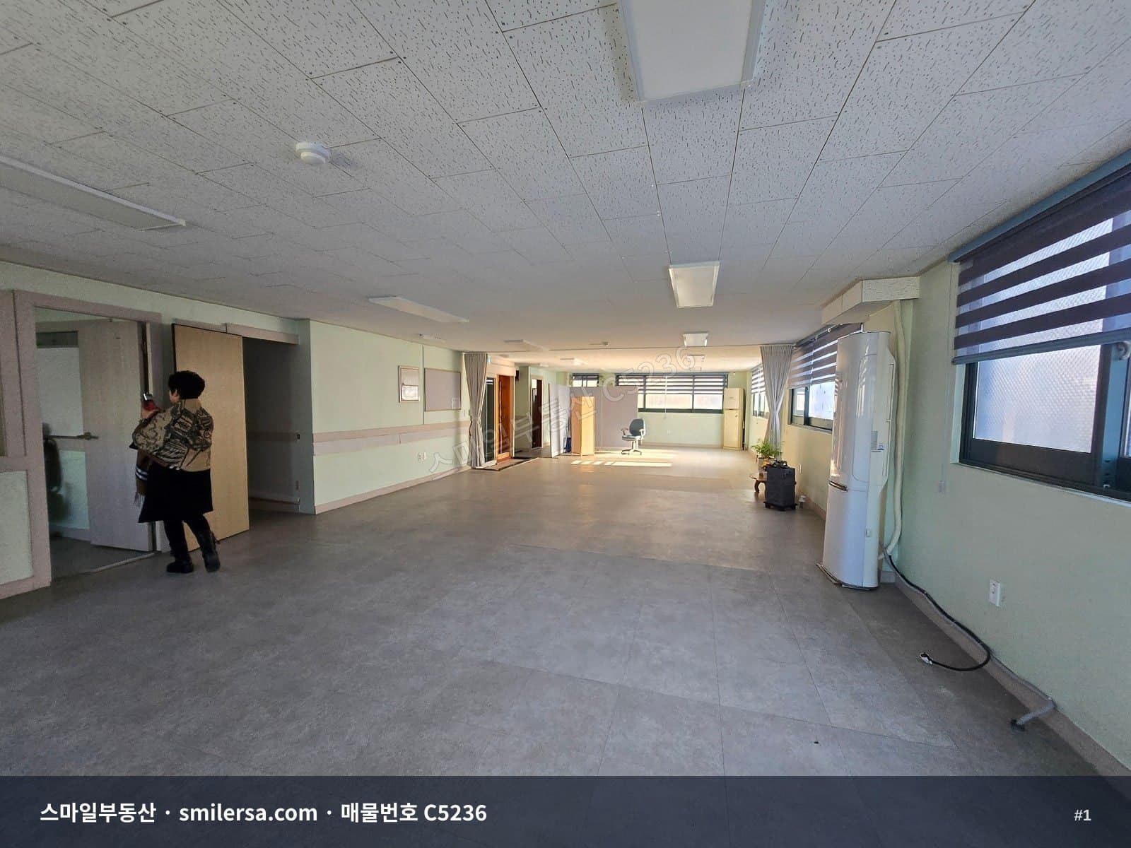 연산역 1번출구 인근 40평대 사무실, 내부 화장실과 탕비실 갖춘 합리적인 공간 - 1