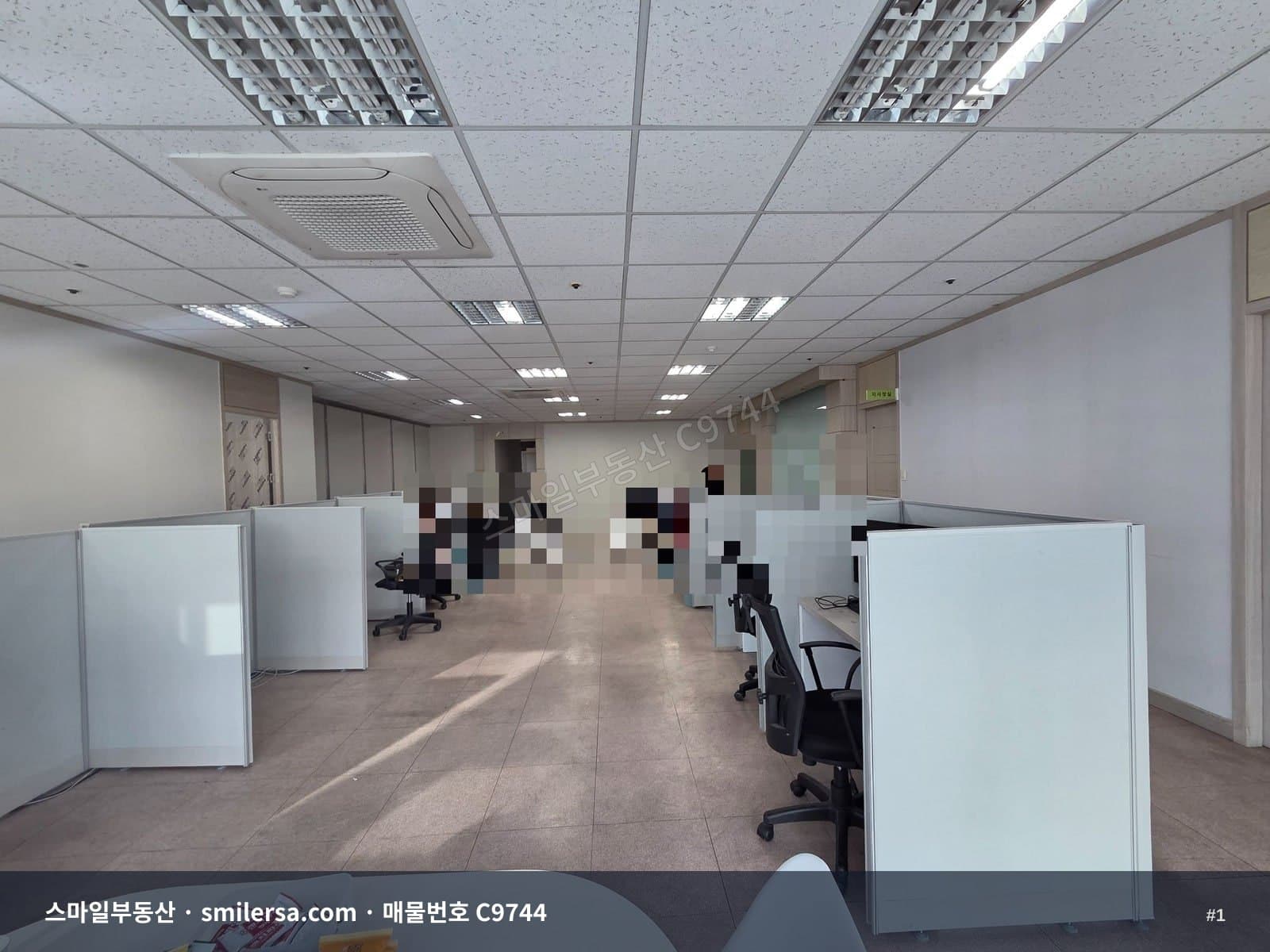 서면역 부전메디칼빌딩 8층 사무실 임대 - 70평대 남동향 - 1