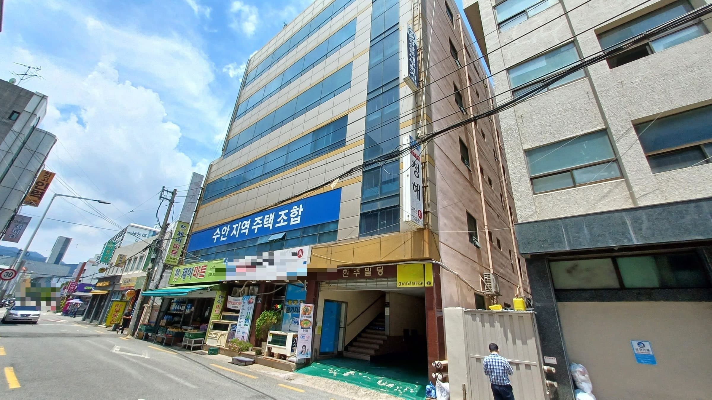 부산광역시 동래구 수안동 건물 - 1