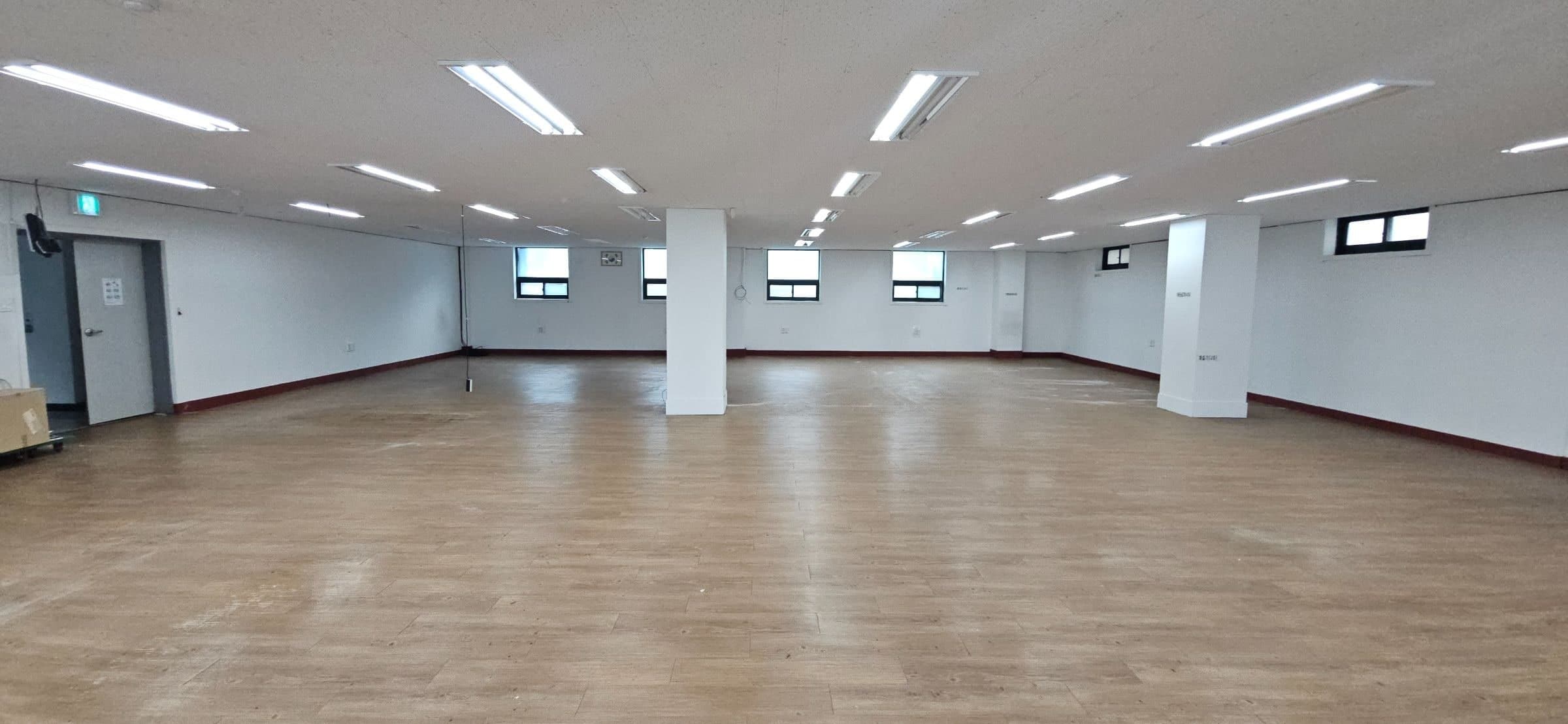부산광역시 연제구 거제동 사무실 - 1